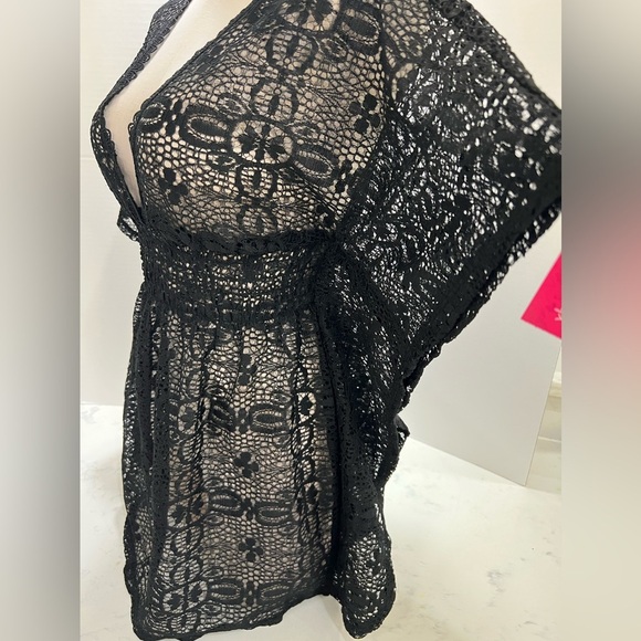 Black Lace Kimono Swim Coverup with V-Neck - Picture 7 of 10